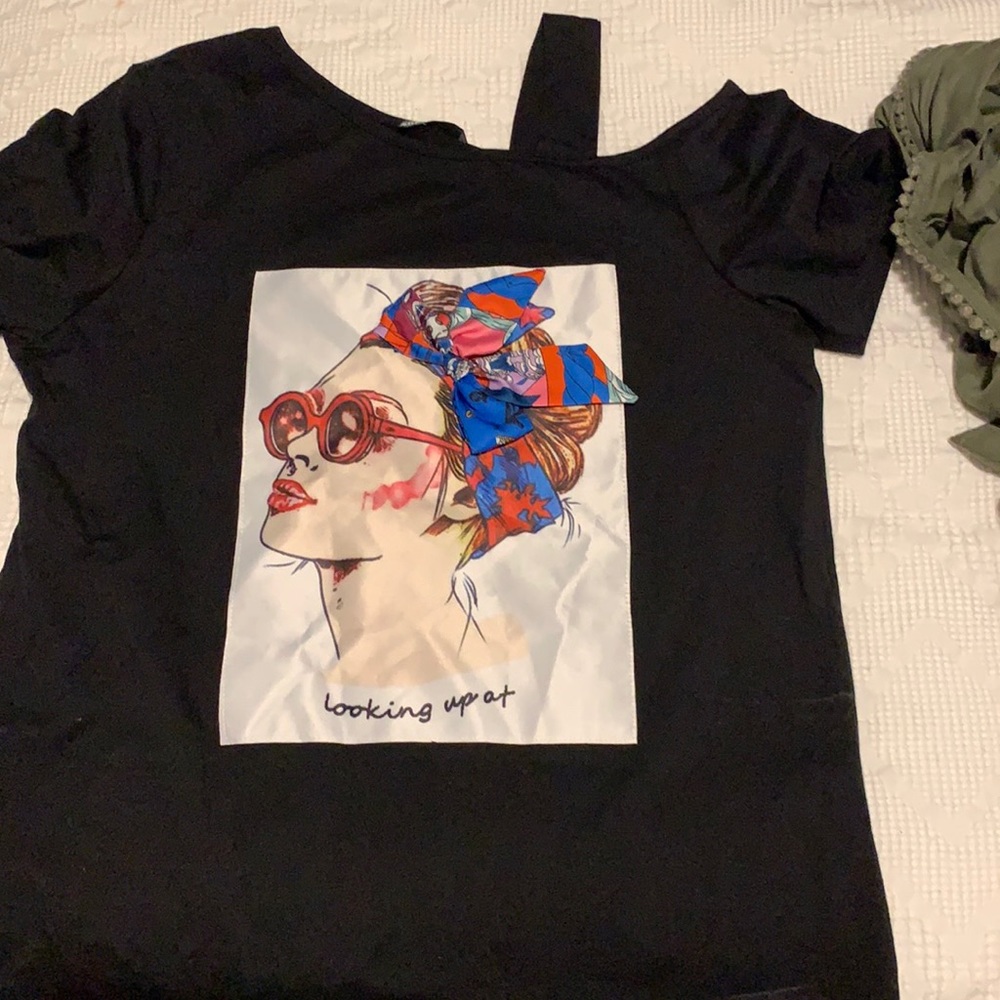 SHEIN t shirt. Never worn